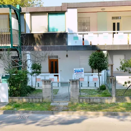 Apartment Bright Apartment With Private Garden By Beahost